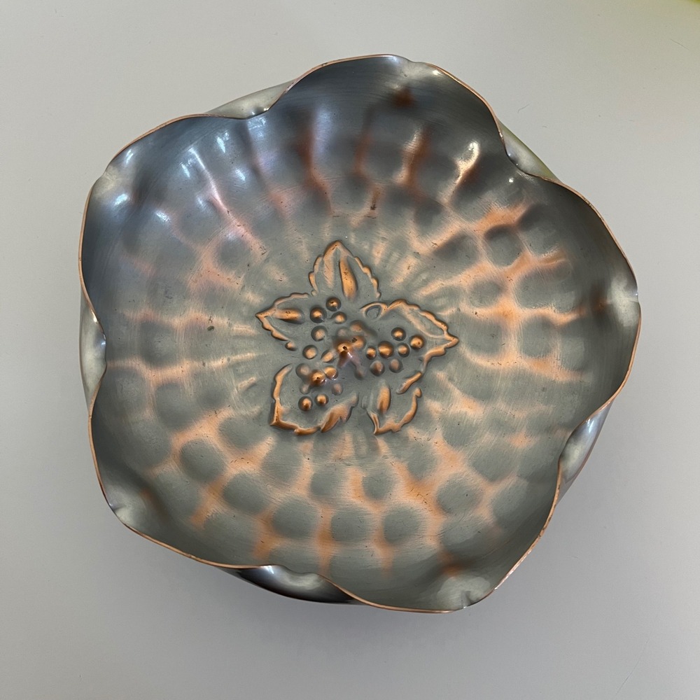 Vintage Hammered‎ Copper Bowl Gregorian Floral Scalloped 6" Signed Numbered